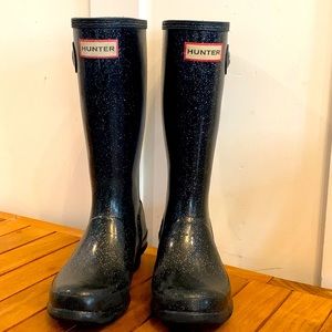 Hunter rain boots, black with light sparkles. Size US 2, Euro 33, UK 1